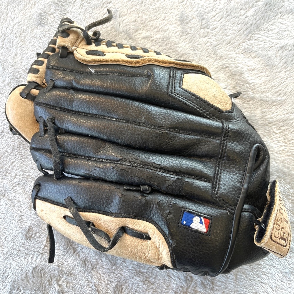 Wilson Baseball Glove A2452 11 1/2" Right Hand Throw - Picture 2 of 8